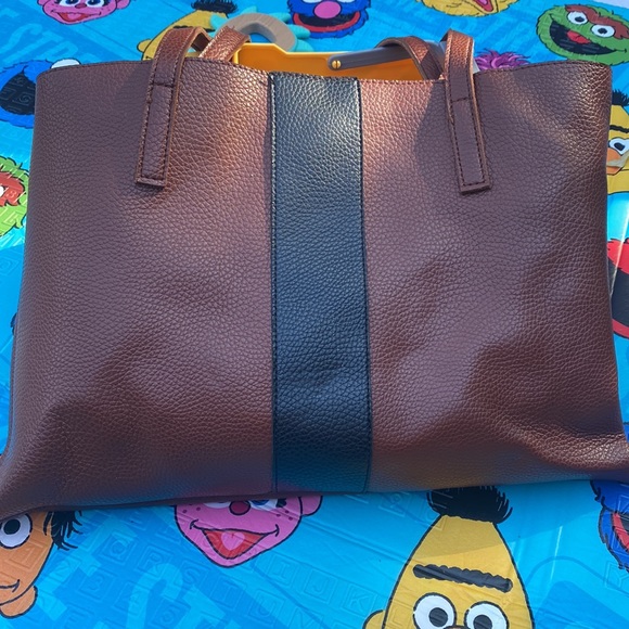 Vince Camuto tote - Picture 2 of 2